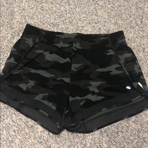 athleta green camo running shorts